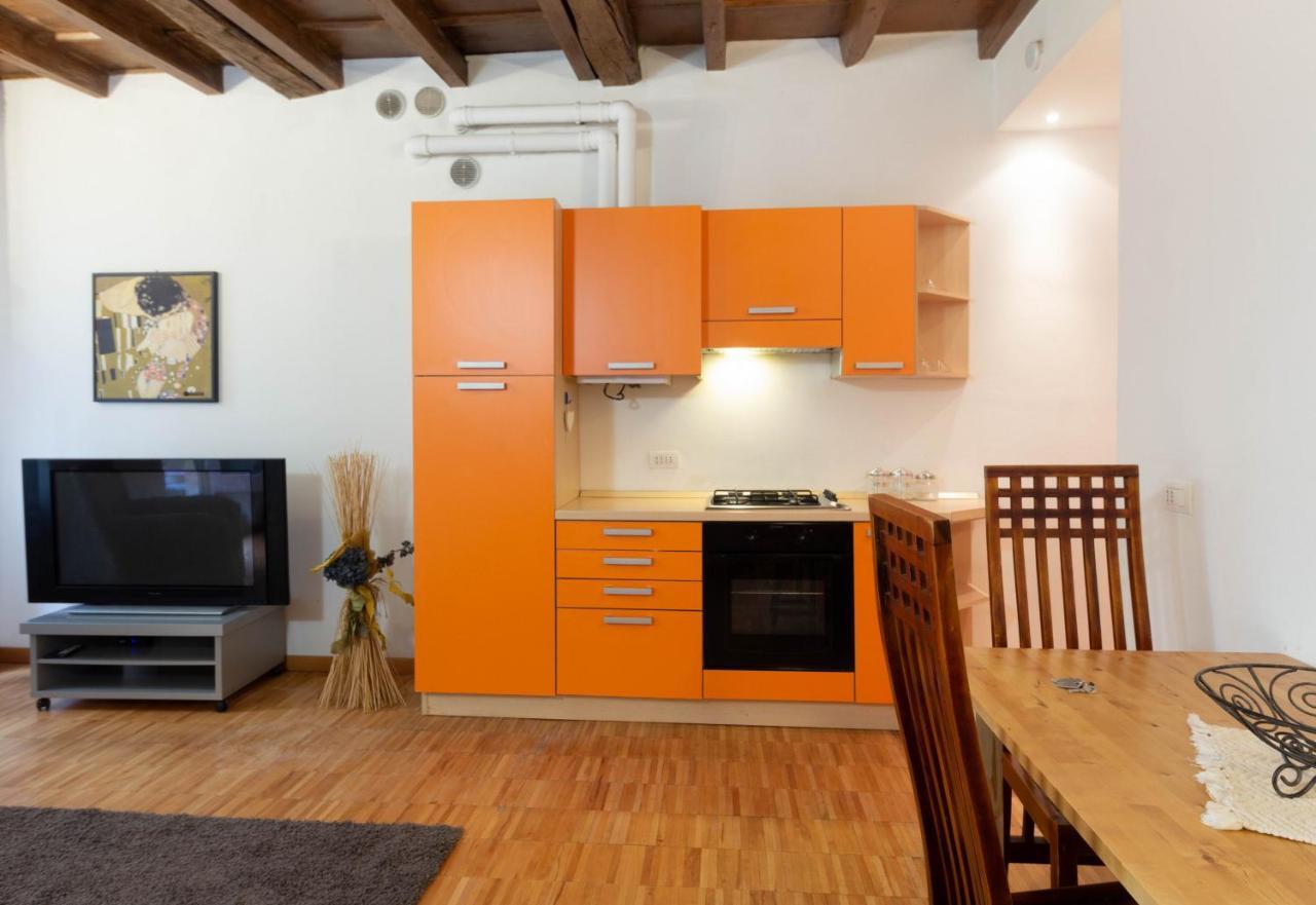 La Piccola Corte Al 24 - Affitti Brevi Italia Lecco Exterior foto